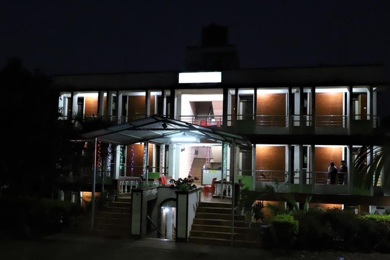 River Palace - A Valley View Hotel Panchgani Exterior photo