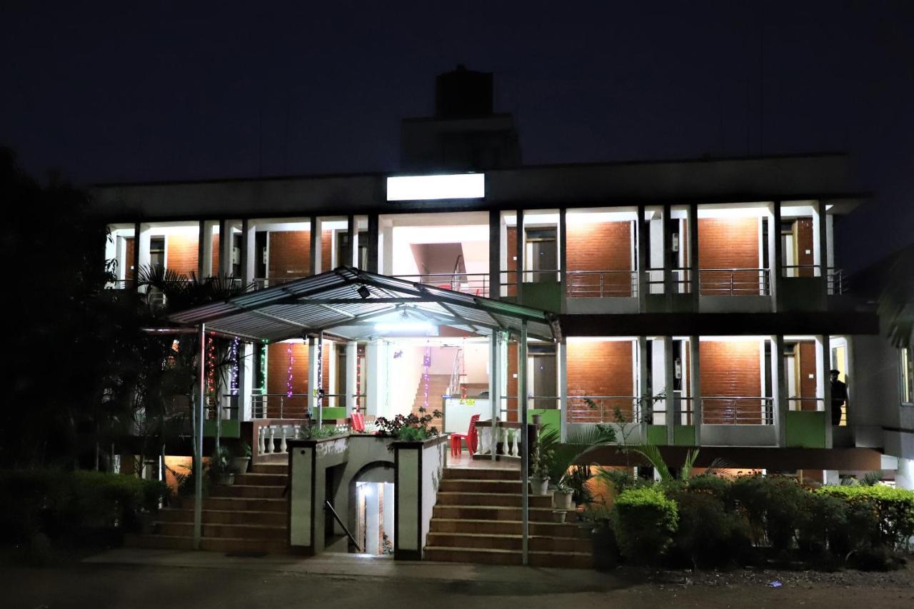 River Palace - A Valley View Hotel Panchgani Exterior photo